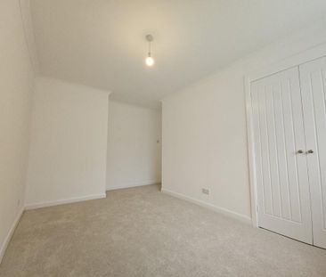 3 bedroom detached bungalow to rent - Photo 3