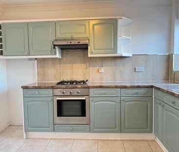 3 bedroom semi-detached house to rent - Photo 6