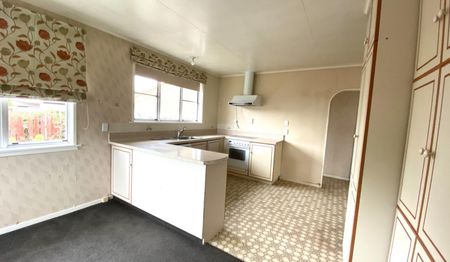 Redwoodtown Family Home - Photo 2