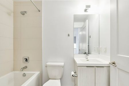 For Lease - 50 Dunfield Avenue Unit# 518, Toronto, Ontario - Photo 3