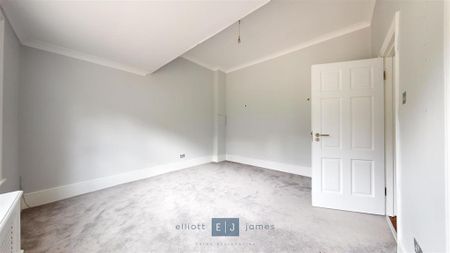 4 bedroom semi-detached house to rent - Photo 4