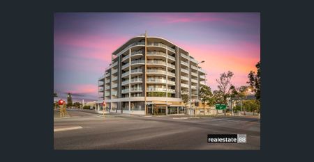 ELEGANCE AT EAST BANK! - Photo 5