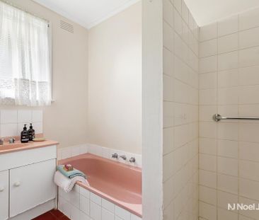 1 Hardwood Ct , MITCHAM - Photo 3