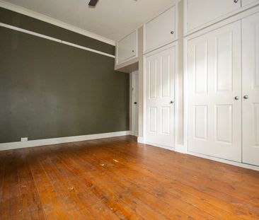 THREE BEDROOM HOME IN PERFECT LOCATION - Photo 4