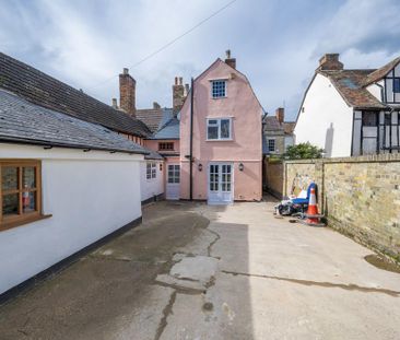 3 bedroom semi-detached house to rent - Photo 1