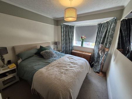 2 bedroom end of terrace house to rent - Photo 2