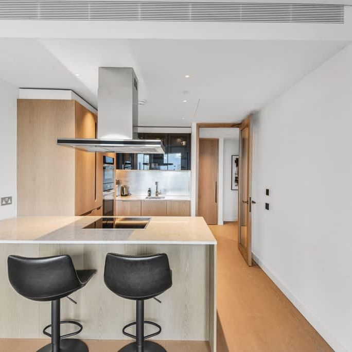 River Park Tower, London SW8 - Photo 1