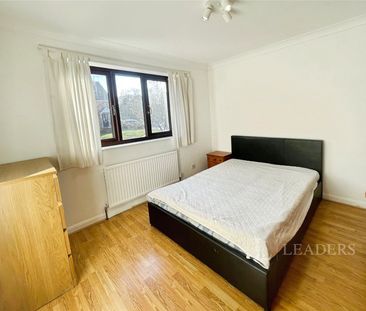 2 bedroom house to rent White Hedge Drive, St. Albans, AL3 - Photo 4