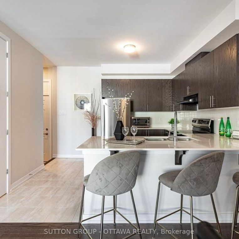 For Lease - 45 Chasing Grove, Stittsville - Munster - Richmond, Ontario - Photo 1