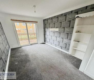 3 bedroom end of terrace house to rent - Photo 2