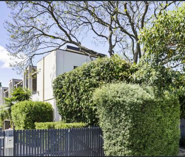 6/12 Wyuna Road, Caulfield North, Vic 3161 - Photo 1