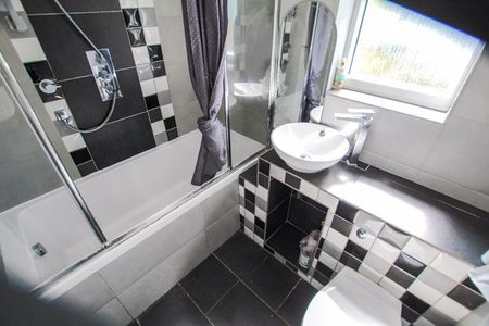 3 bedroom terraced house to rent - Photo 4