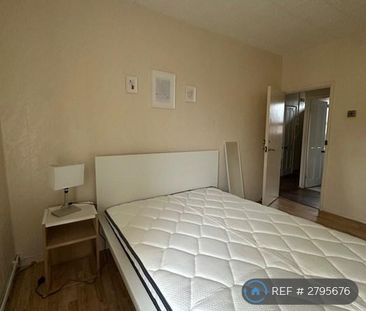 1 bedroom in a flat share to rent - Photo 1