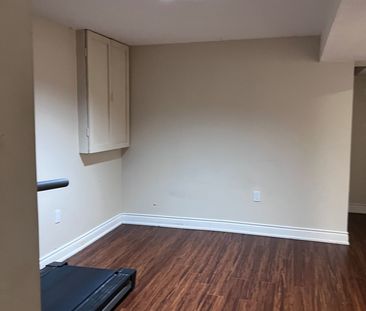 For Lease - 4358 Bacchus Crescent, Mississauga, Ontario - Photo 5