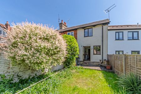 Station Road, CM24, Stansted - Photo 2