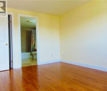 214 SNOWDROP Crescent, Kitchener, Ontario, N2E4C2 - Photo 4