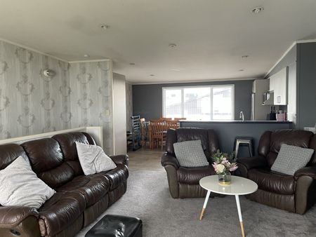 Townhouse Living - Photo 4