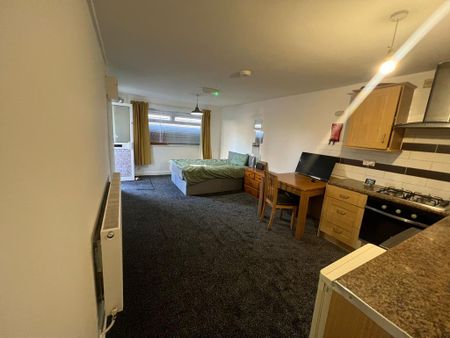 1 bedroom flat to rent - Photo 2