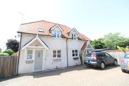 2 bedroom semi-detached house to rent - Photo 5