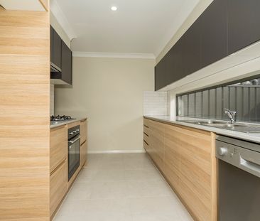 “Inspiring Design with Loads of Space & Street Appeal!” - Photo 6