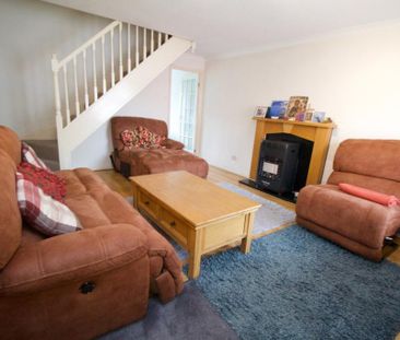 2 bedroom terraced house to rent - Photo 3