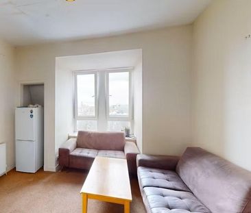 4 bedroom house of multiple occupation to rent - Photo 1