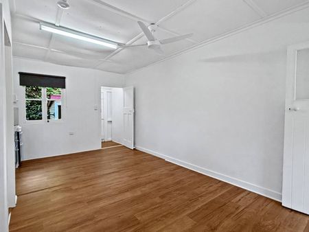 Renovated Unit in Newtown - Photo 3