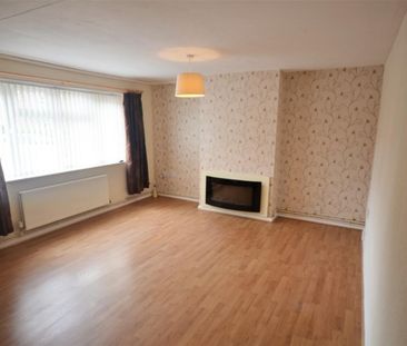 Kenilworth Crescent, Parkfields - Photo 2