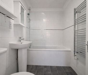 Red Lion Road, Tolworth KT6, London - Photo 4