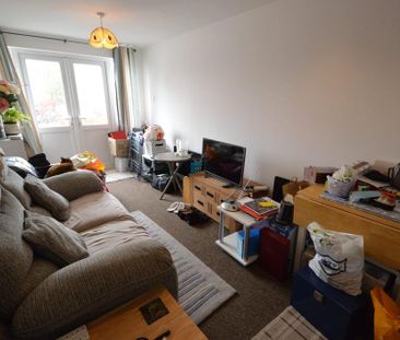 1 bedroom ground floor flat to rent - Photo 1