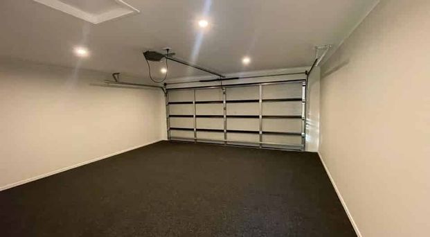 1 room with own bathroom available in House - Photo 1