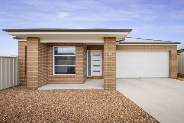 Modern 4-bedroom Family Home In West Wodonga - Photo 1