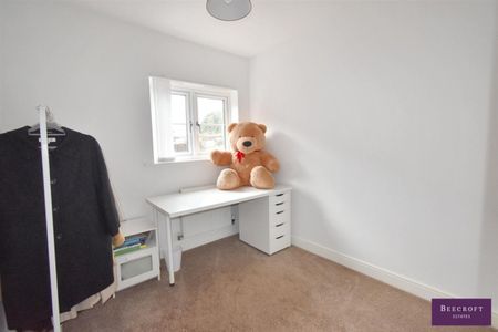 2 bed Flat - To Let - Photo 2