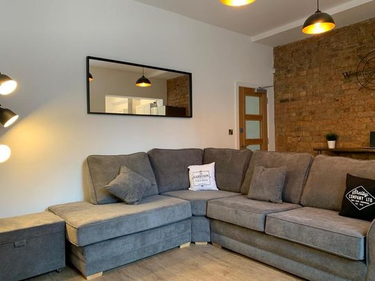 6 bedroom house to rent - Photo 1