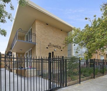 Compact apartment, great location! - Photo 1