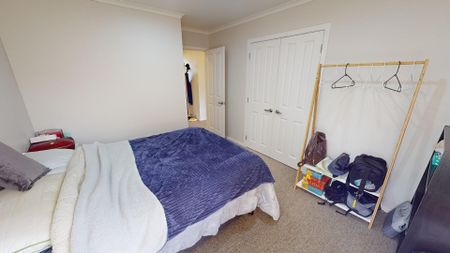 City Centre - 2 Bedrooms - Photo 4