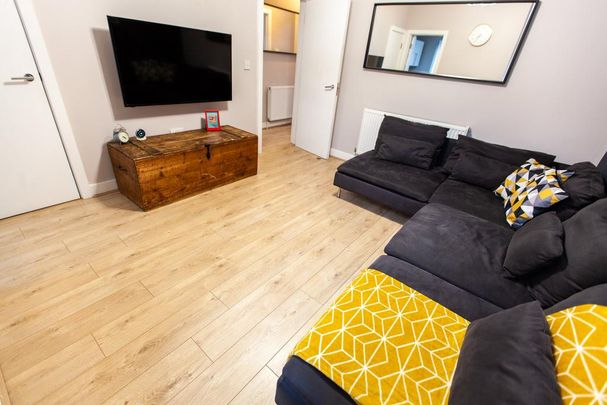 5 bedroom terraced house to rent - Photo 1