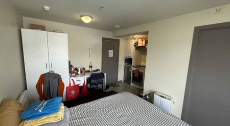 Apartment Living - Photo 3