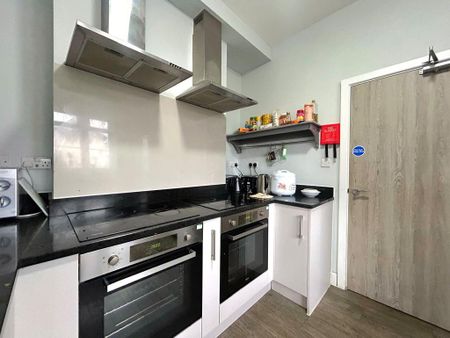 1 bedroom in a house share to rent - Photo 4