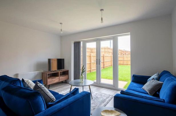 3 bedroom serviced apartment to rent - Photo 1