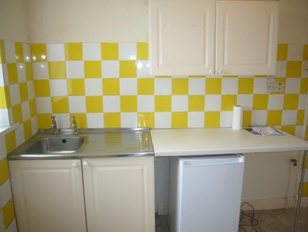 1 bedroom end of terrace house to rent - Photo 2