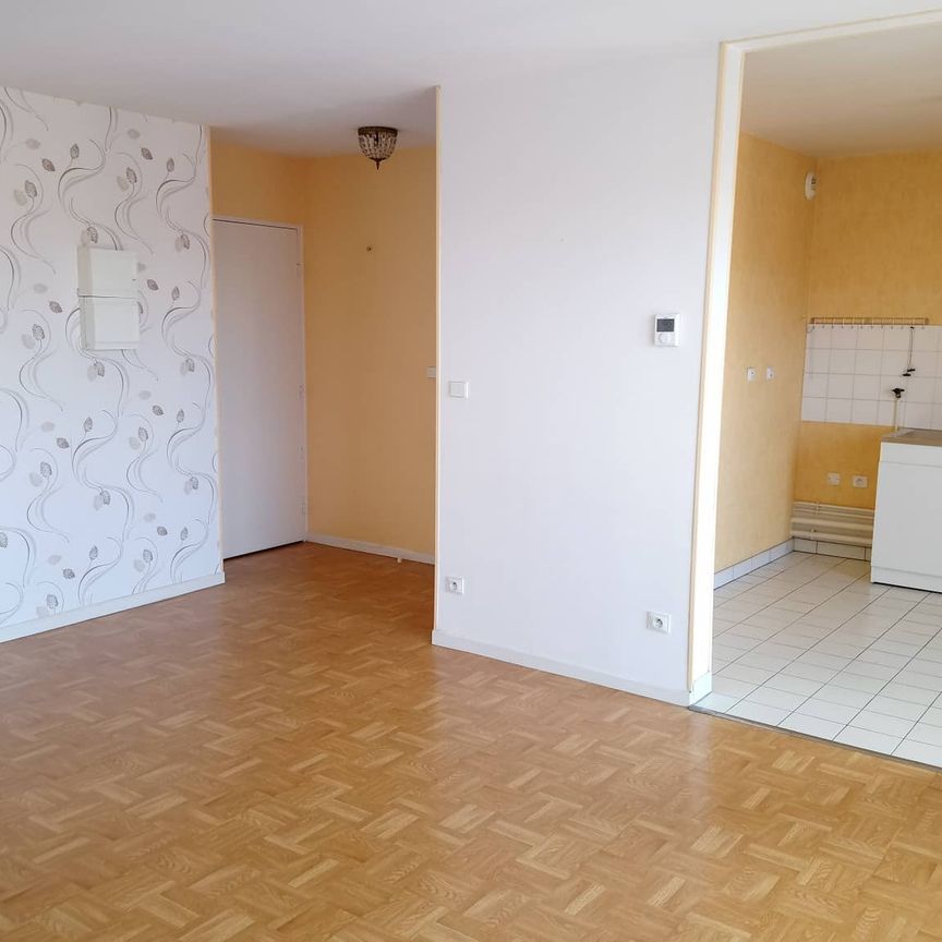 Secteur St REMY, appartement type 1 de 34m2 en résidence, disponible le 16/12/2024. - Photo 1