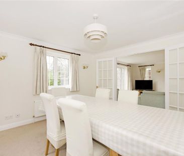 4 bedroom detached house to rent - Photo 2