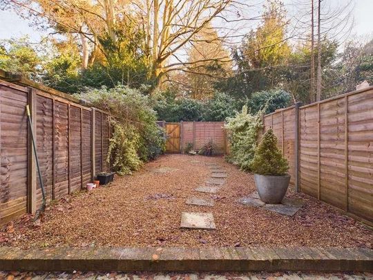 Brooklands Lane, Weybridge, Surrey, KT13 - Photo 1