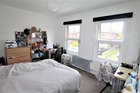 Bond Street, Englefield Green, TW20 - Photo 2