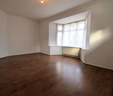 2 bedroom detached bungalow to rent - Photo 2