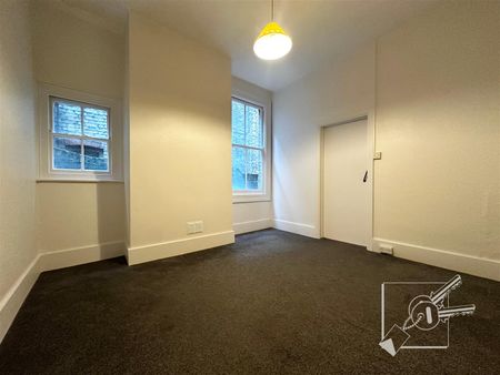 The Avenue, Gravesend, Kent - Photo 5