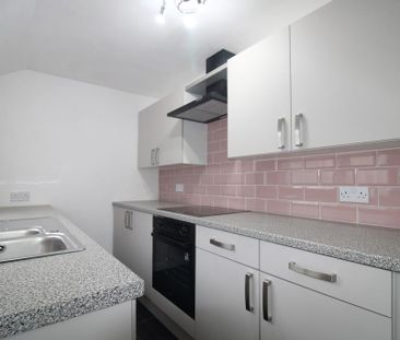 3 bedroom terraced house to rent - Photo 5