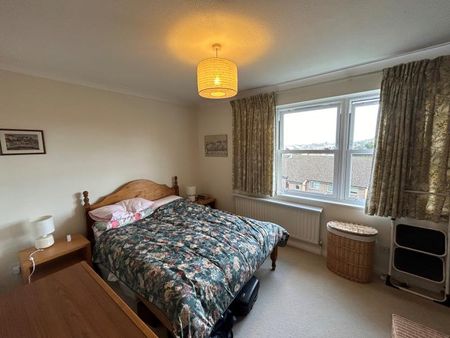 Rookwood Court, Guildford, Surrey, GU2 - Photo 2