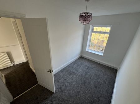 2 bed Terraced - To Let - Photo 3